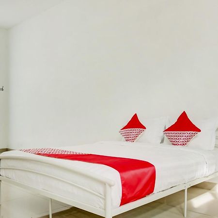 Hotel O Panakkukang Near Mall Panakkukang Formerly Golden White House Makassar Luaran gambar
